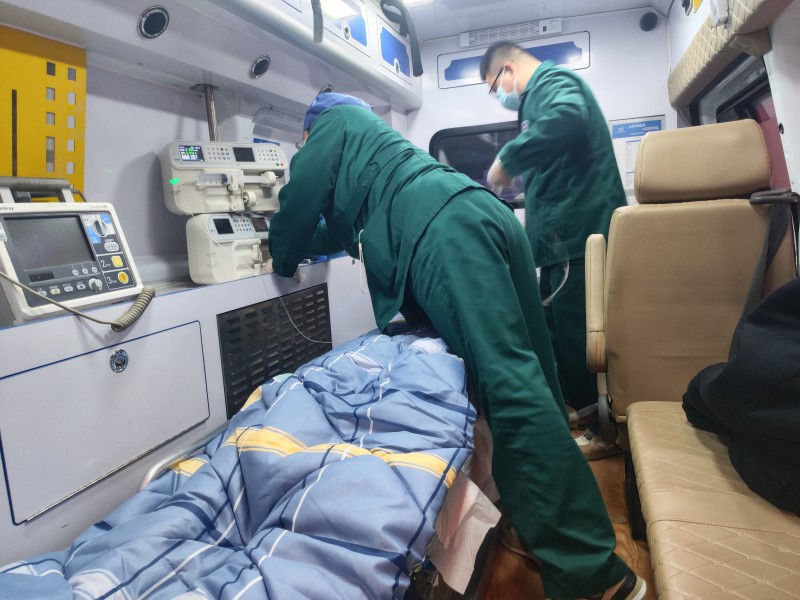 私人120救护车